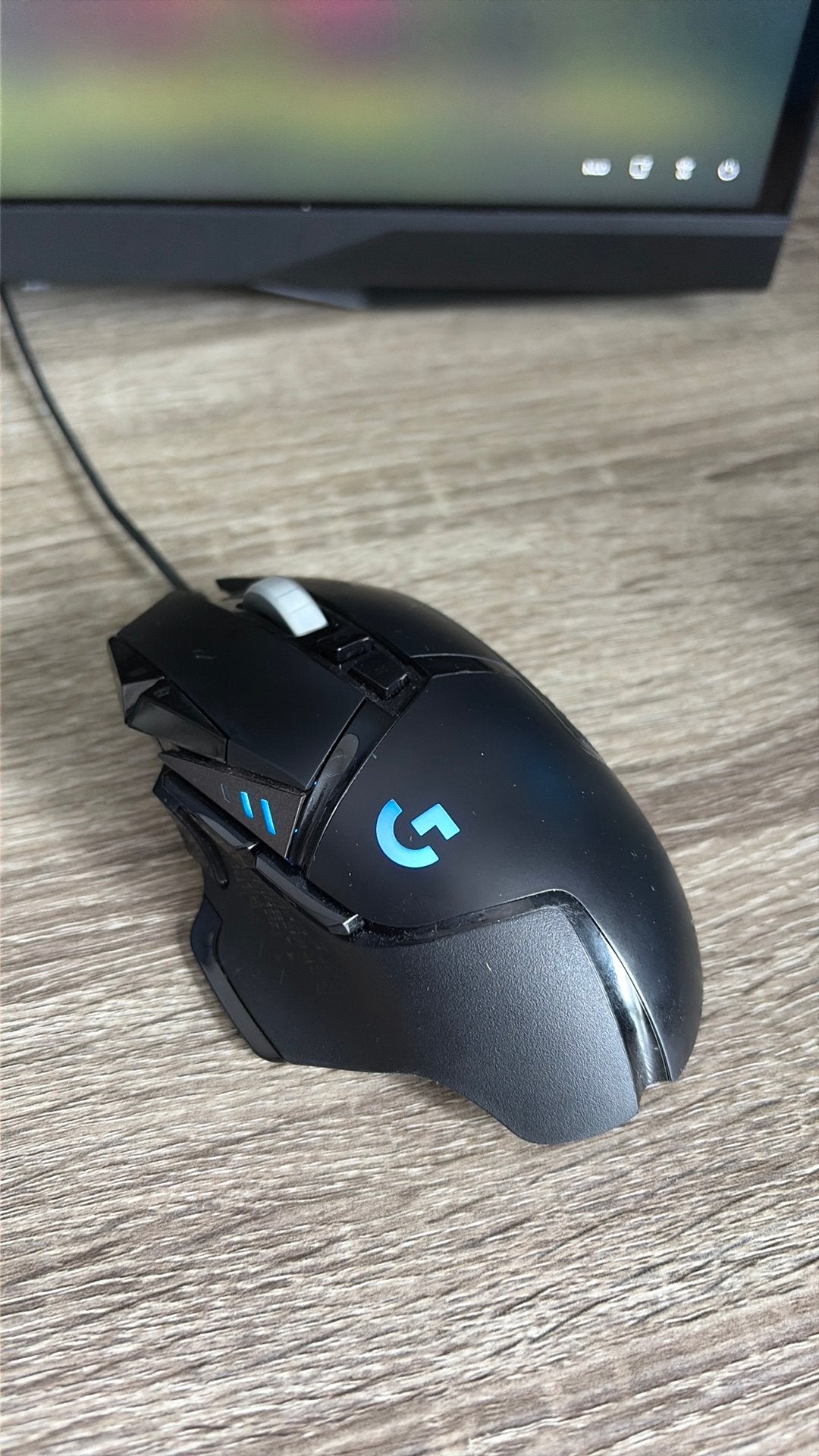 Logitech gaming muis + gewichten, Computers en Software, Muizen, Ophalen, Zo goed als nieuw, Muis, Gaming muis
