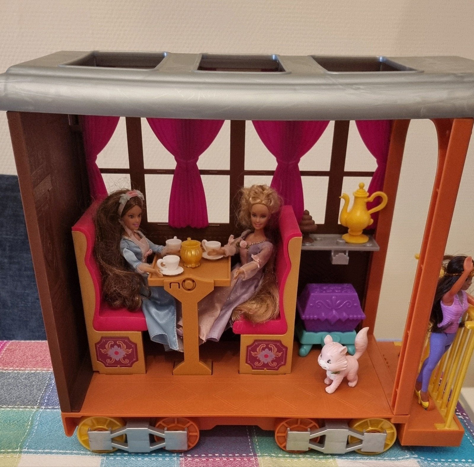 Wagon poupées, Enlèvement