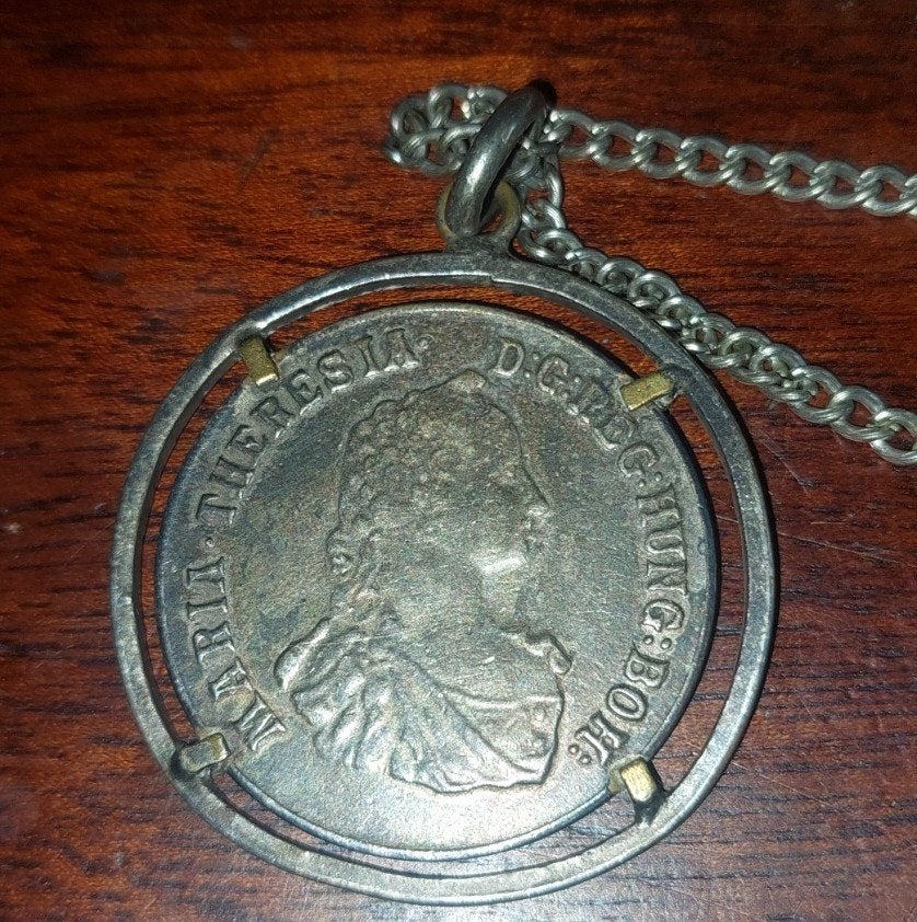 Antieke Maria Theresia Hanger (1760) met Ketting - Set, Gebruikt, Ophalen of Verzenden, Zilver, Overige materialen