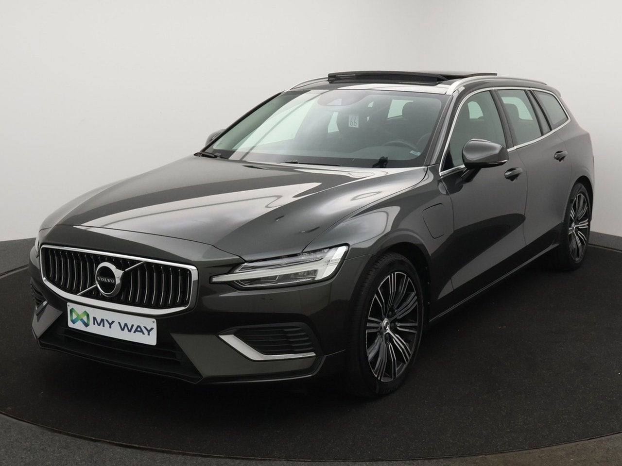 Volvo V60 Volvo V60 2.0 T8 PHEV AWD *AUTOMAAT*PANODAK*VIRTUA, Auto's, Automaat, Zwart, Break, Hybride Elektrisch/Benzine