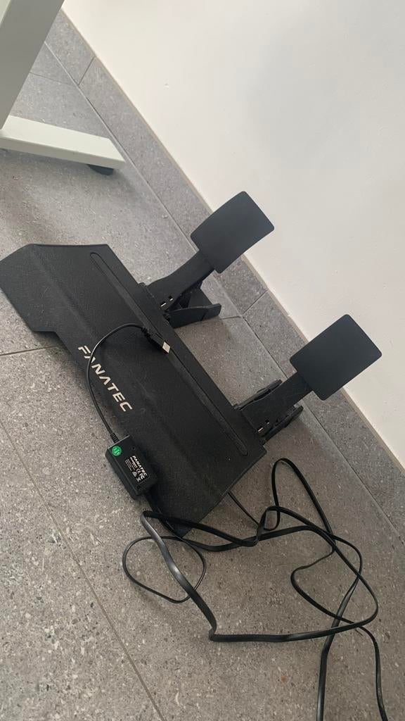 Pédalier Fanatec, Enlèvement, Utilisé