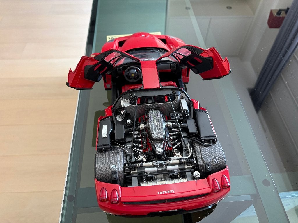 Ferrari Enzo – Maquette 1:12 – Métal, Hobby en Vrije tijd, Modelbouw | Auto's en Voertuigen, Zo goed als nieuw, Ophalen
