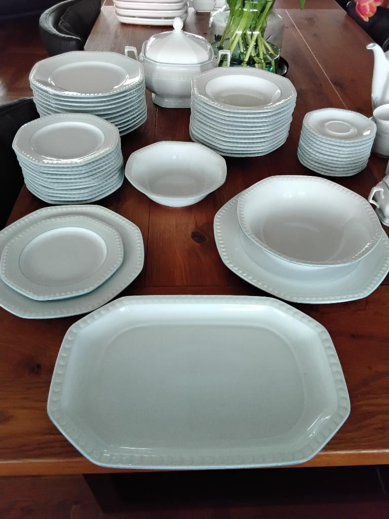 Servies, Ophalen, Zo goed als nieuw, Effen, Porselein