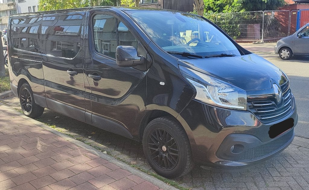 Renault Trafic  Passenger 1.6 dci energi 9 zitplaatsen, Voorwielaandrijving, 4 cilinders, Bluetooth, Zwart