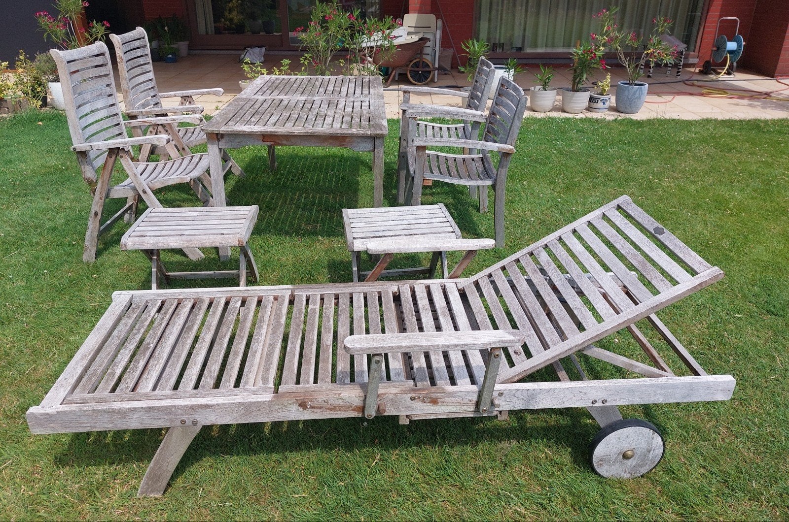 Tuinset, Ophalen
