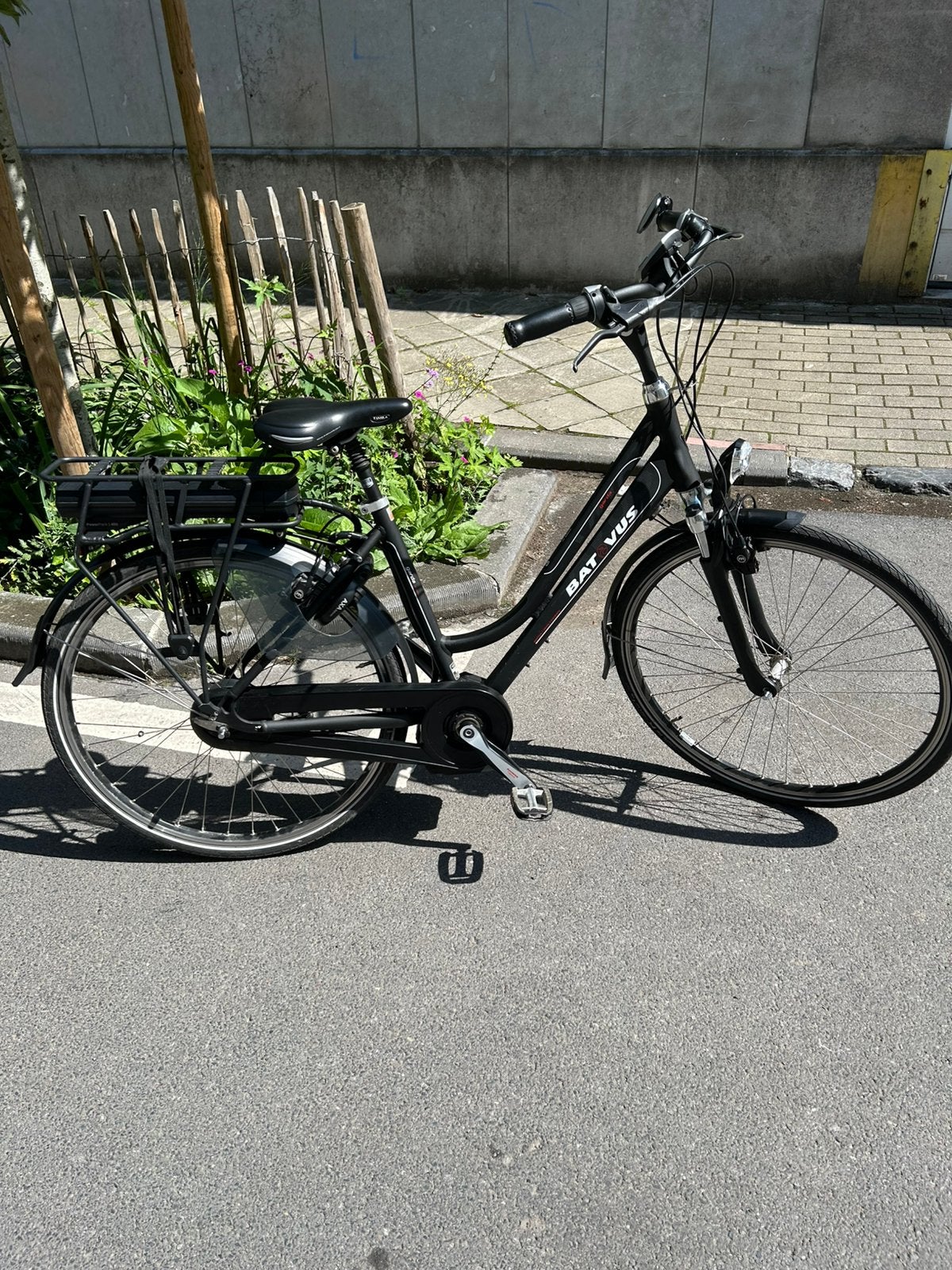 Bosch Batavus Garda onderhandelbare elektrische fiets, Fietsen en Brommers, Ophalen, Zo goed als nieuw, 50 km per accu of meer