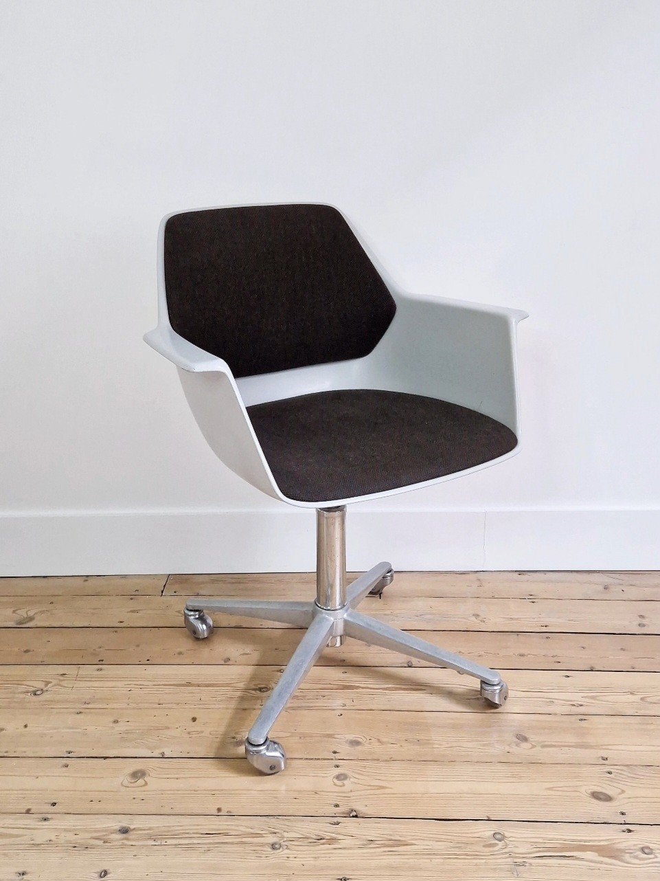 Chaise bureau vintage 1960s - Modèle 241 par Georg Leowald p, Maison & Meubles, Enlèvement, Utilisé, Gris, Chaise de bureau