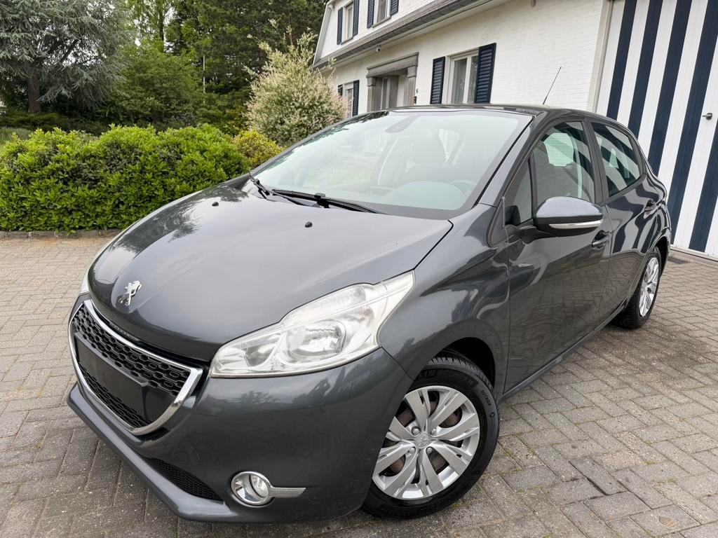 Peugeot 208 - Active Edition - Blanco Gekeurd - Nieuwstaat!, Euro 5, Stof, Zwart, Bedrijf