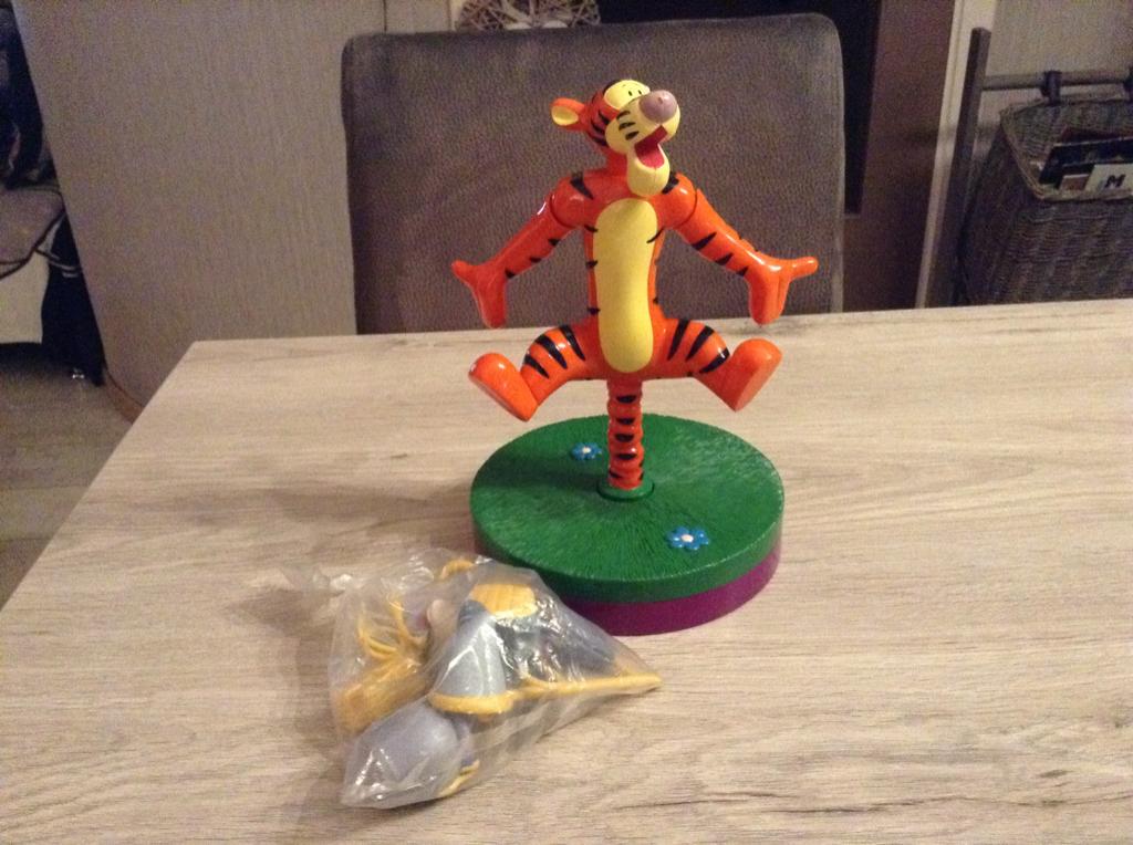 Disney Winnie the Pooh Teigetjes gezelschapspel, Hobby en Vrije tijd, Vijf spelers of meer, Ophalen of Verzenden, Gebruikt, Onbekend