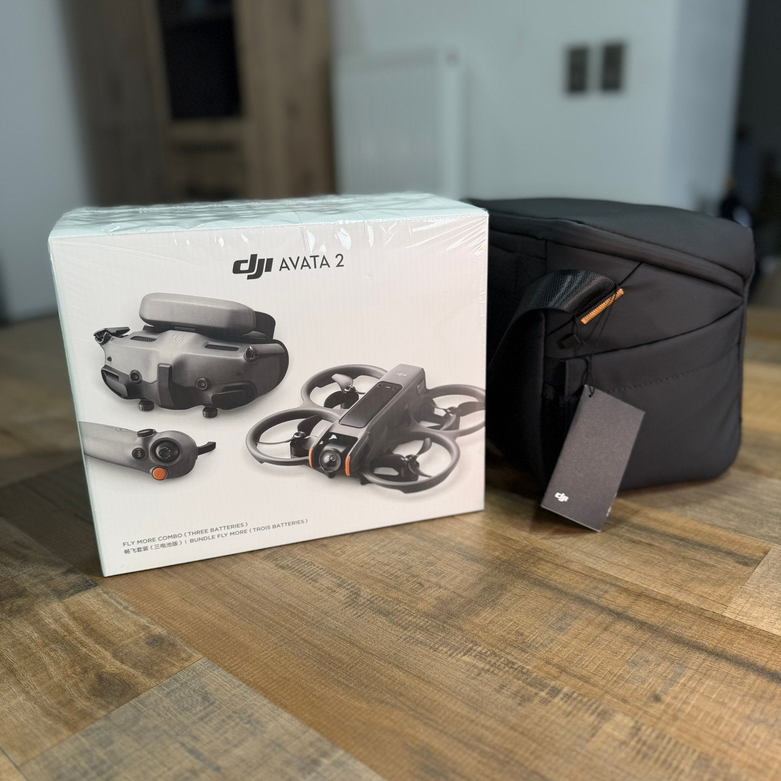 DJI Avata 2 – Fly More Combo (garantie + assurance DJI Care), Drone avec caméra, 250 à 900 g, Vue à la première personne (FPV)