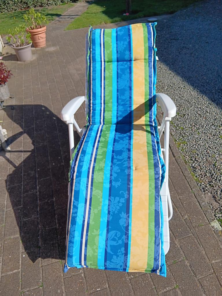 Tuinstoel inclusief kussen, Ophalen, Zo goed als nieuw