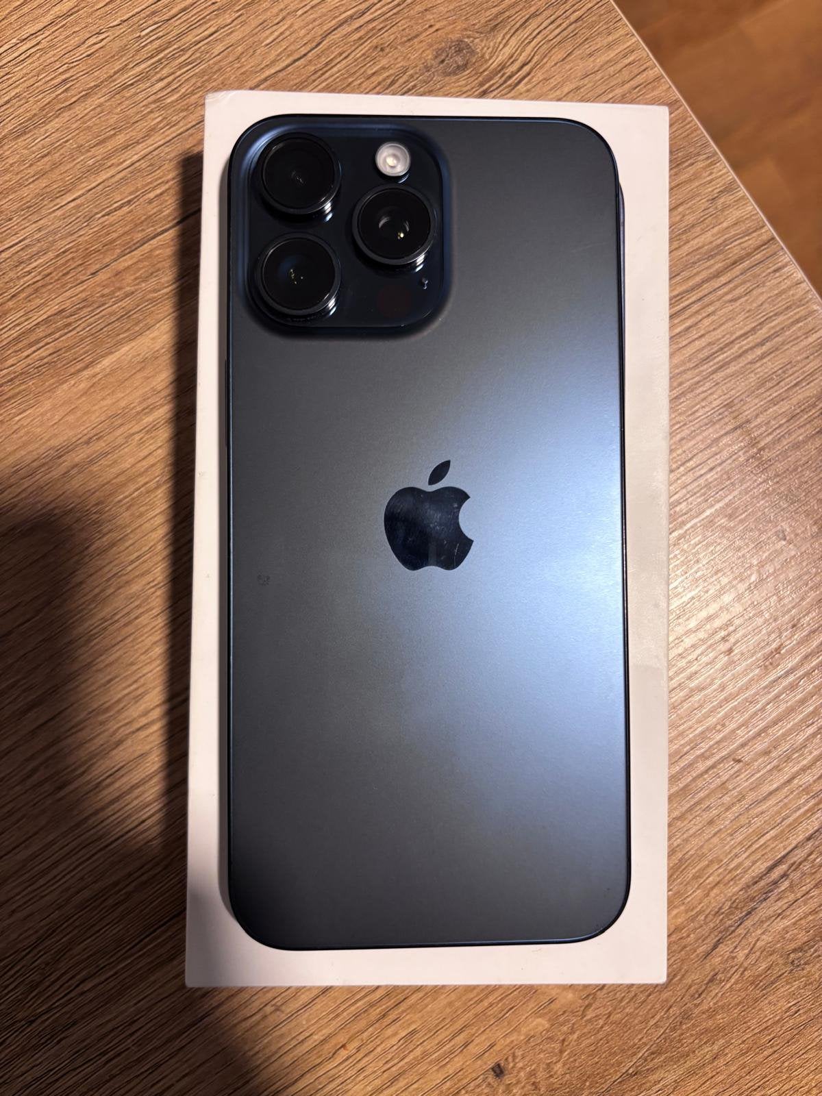 Iphone 15 pro max, Enlèvement, Comme neuf, IPhone 15