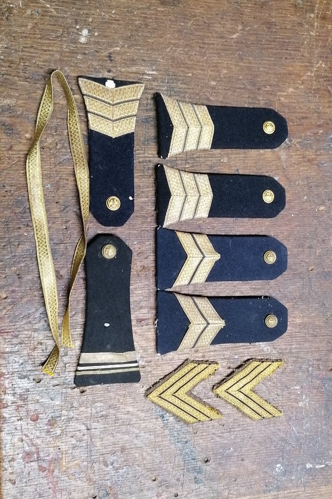 Indochinese militaire epauletten uit de Tweede Wereldoorlog, Verzamelen, Verzenden, Marine, Embleem of Badge