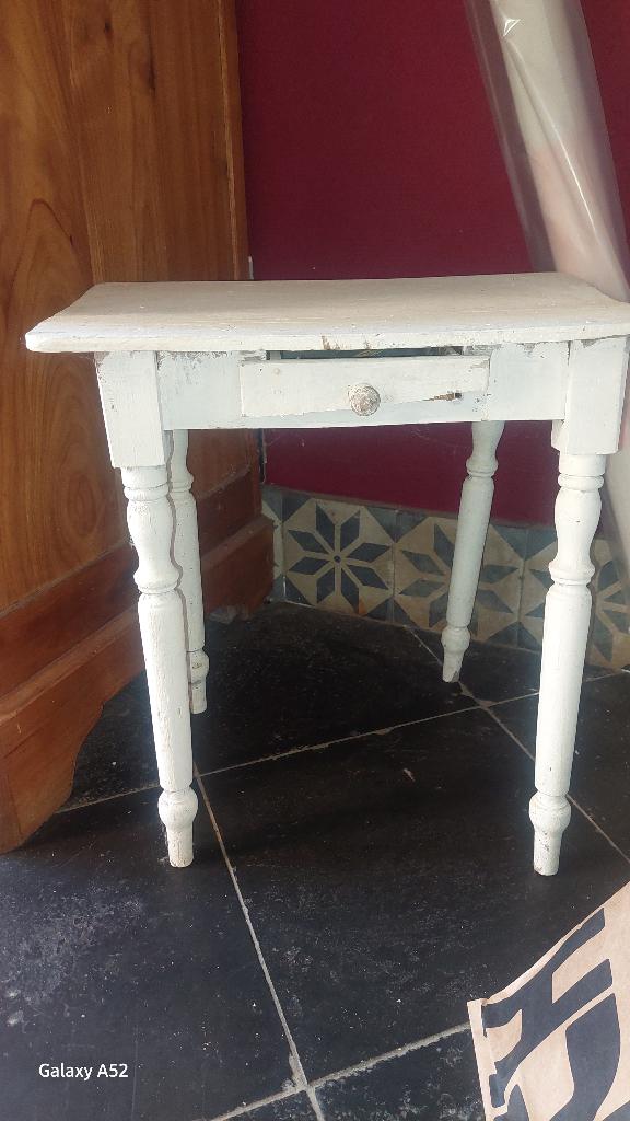 Petite table a restaurer, Enlèvement