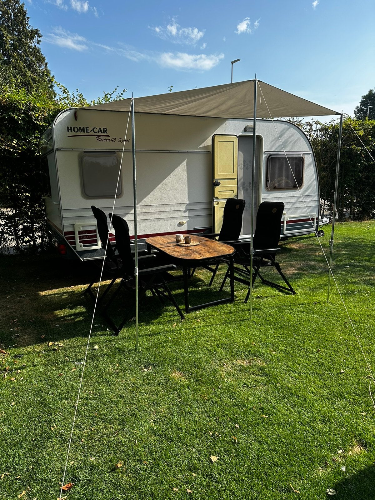 TE HUUR | Home-Car Racer 45 | 4-persoons caravan, Caravans en Kamperen, Home-car, Rondzit, Frans bed, Particulier