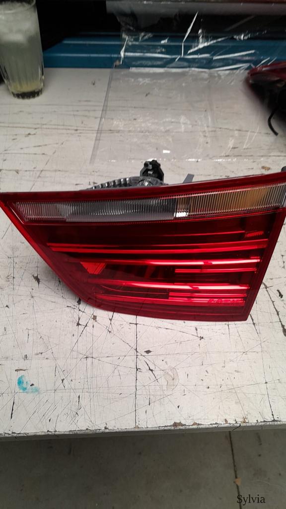 Achterlicht op klep rechts binnenzijde zonder LED BMW X3 ser, Gebruikt, -, -, Ophalen of Verzenden