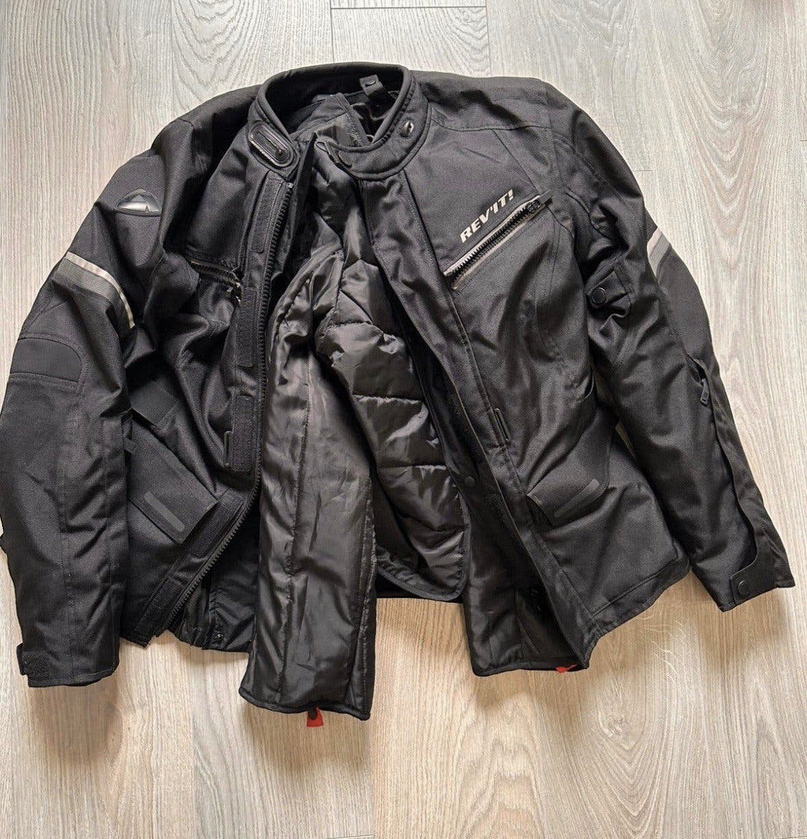 Nieuw waterdichte zomer winter motorvest maat 42-44 € 55,00, Ophalen
