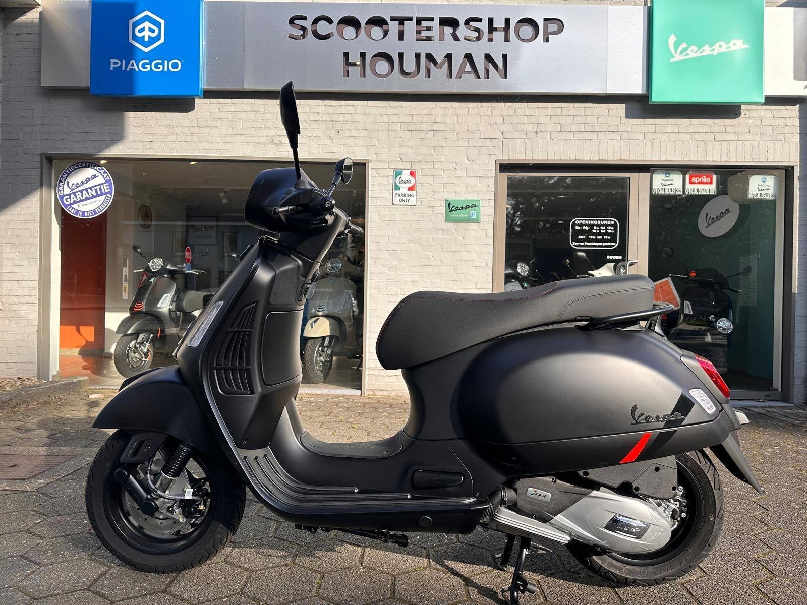 Vespa GTS Super Sport 125cc 80th Nero Convinto (nr.35), Overige modellen, Nieuw, 125 cc, Benzine