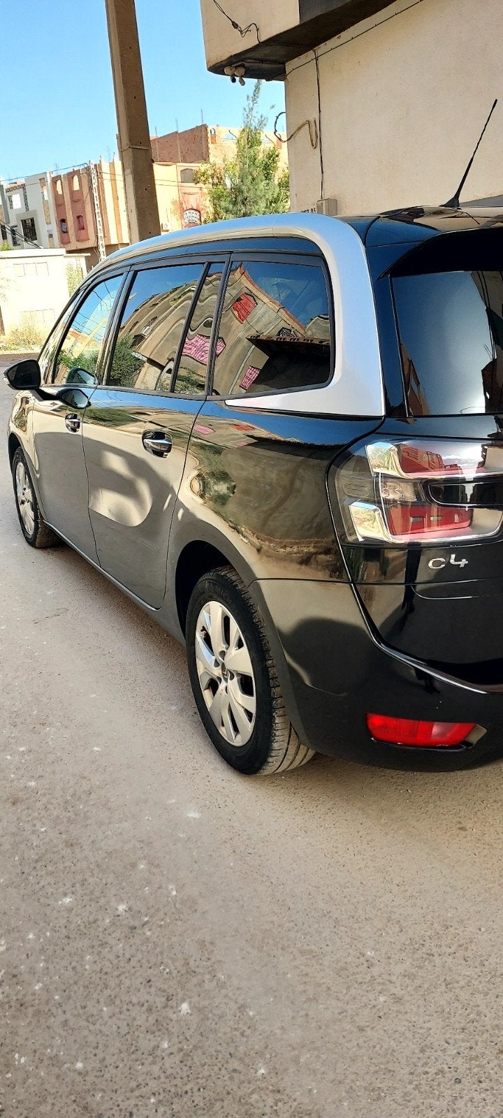 urgent vend C4 picasso 1.6HDI 08/2018 227000KMS 6950€, Voorwielaandrijving, Monovolume, Euro 6, Adaptieve lichten