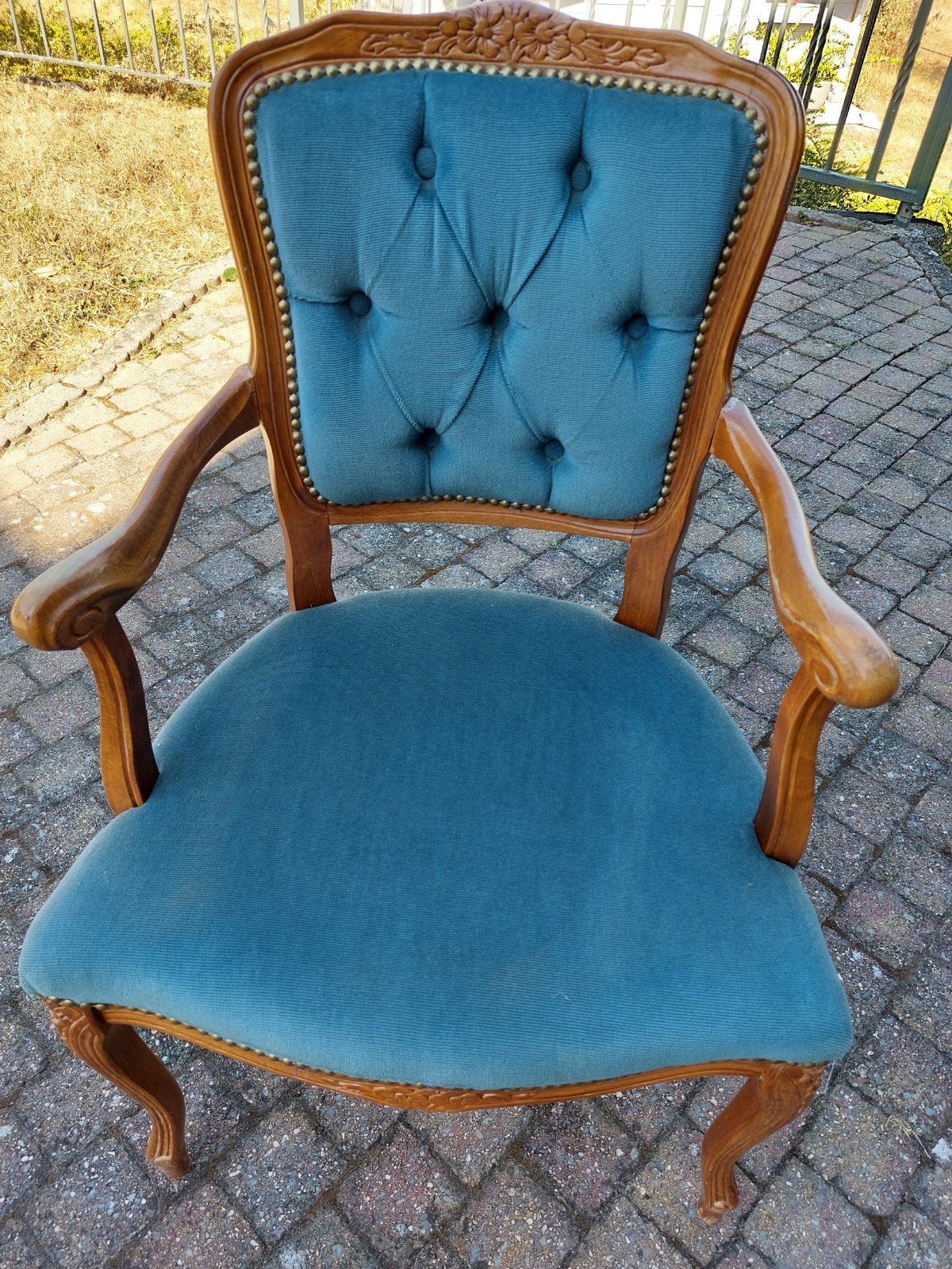 Fauteuil Louis XV, Enlèvement