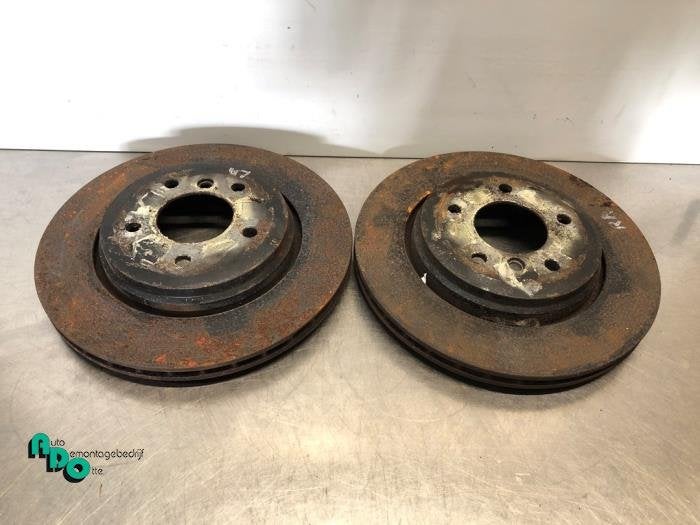 Remschijf achter van een BMW 3-Serie, Gebruikt, -, -, Ophalen of Verzenden