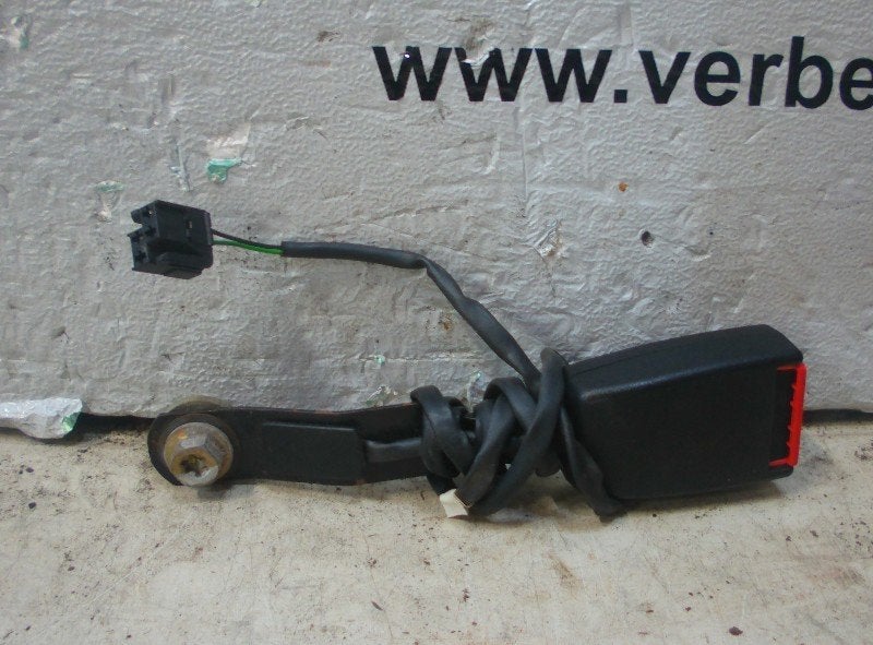 BOUCLE DE CEINTURE DE SECURITE AVANT DROIT 960 I Estate, Info@volvocars.com, Volvo Car Germany GmbH, Siegburger Straße 229
50679  Köln, DE