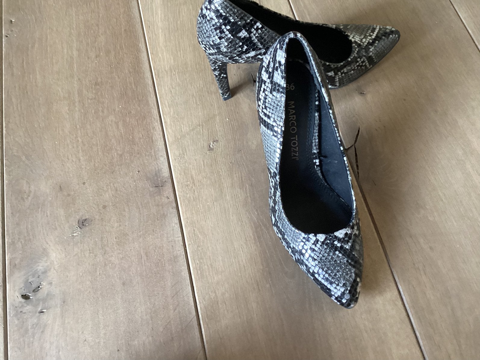 Schoenen maat 36, Ophalen