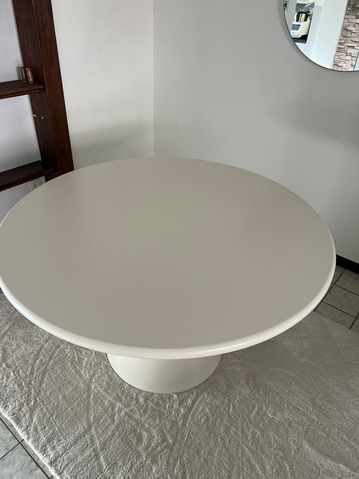 Table ronde kadizi, Enlèvement, Comme neuf