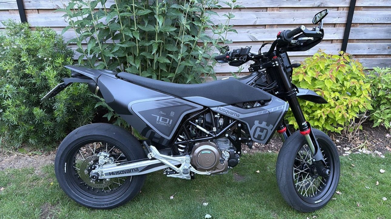 Maniakaal onderhouden husqvarna 701 sm, 693 cc, Motorrijbewijs A, Meer dan 35 kW, Handgeschakeld
