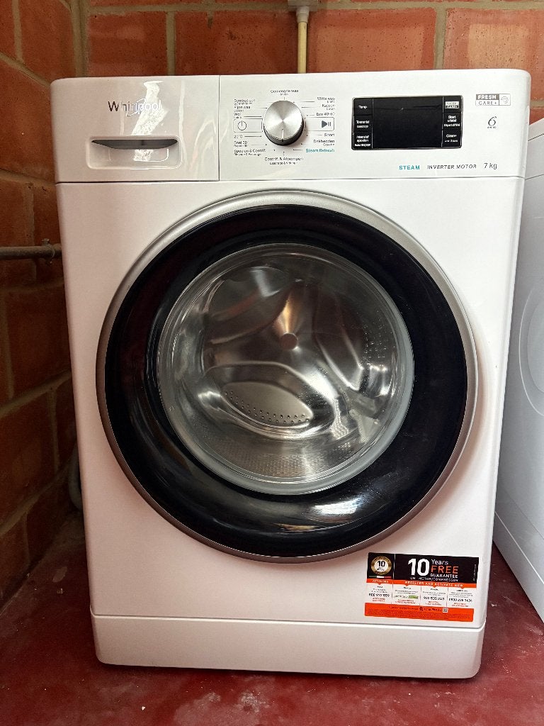 Machine à laver Whirlpool 7 kg – Très peu utilisée, 1200 à 1600 tours, 6 à 8 kg, 85 à 90 cm, Comme neuf