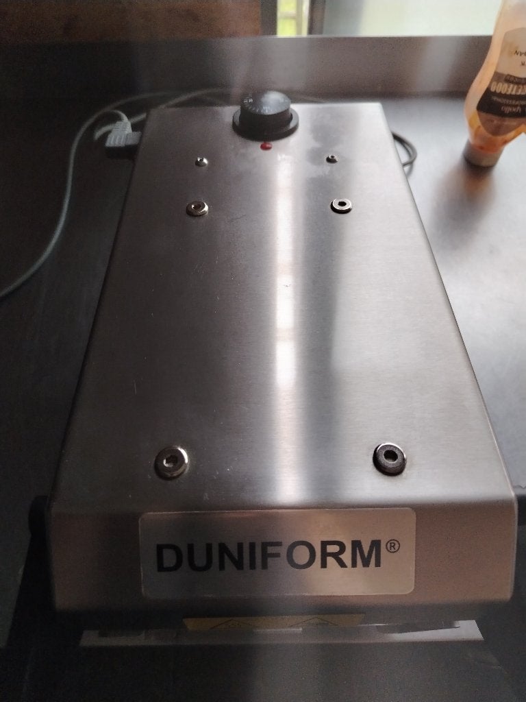 Duniform seal apparaat voor maaltijden, Ophalen
