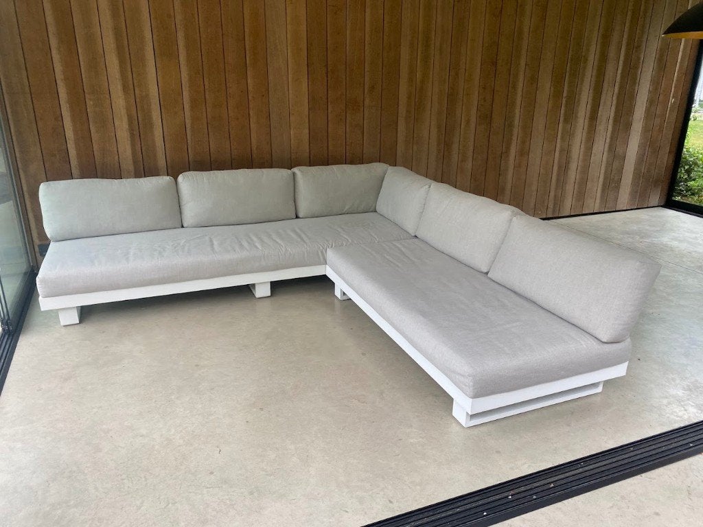 Fano lounge wit/lichtgrijze sunbrella kussens (Jati & Kebon), Tuin en Terras, Tuinsets en Loungesets, Zo goed als nieuw, Loungeset