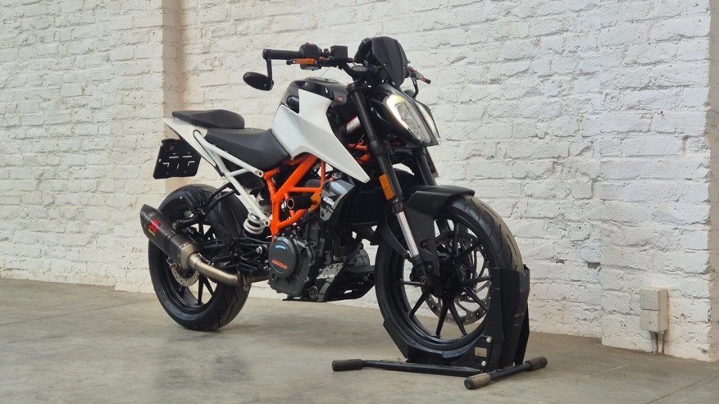 KTM 390 Duke A2 Fit et Akrapovic @motomobilia, Motos, 390 cm³, Entreprise, Occasion, ABS