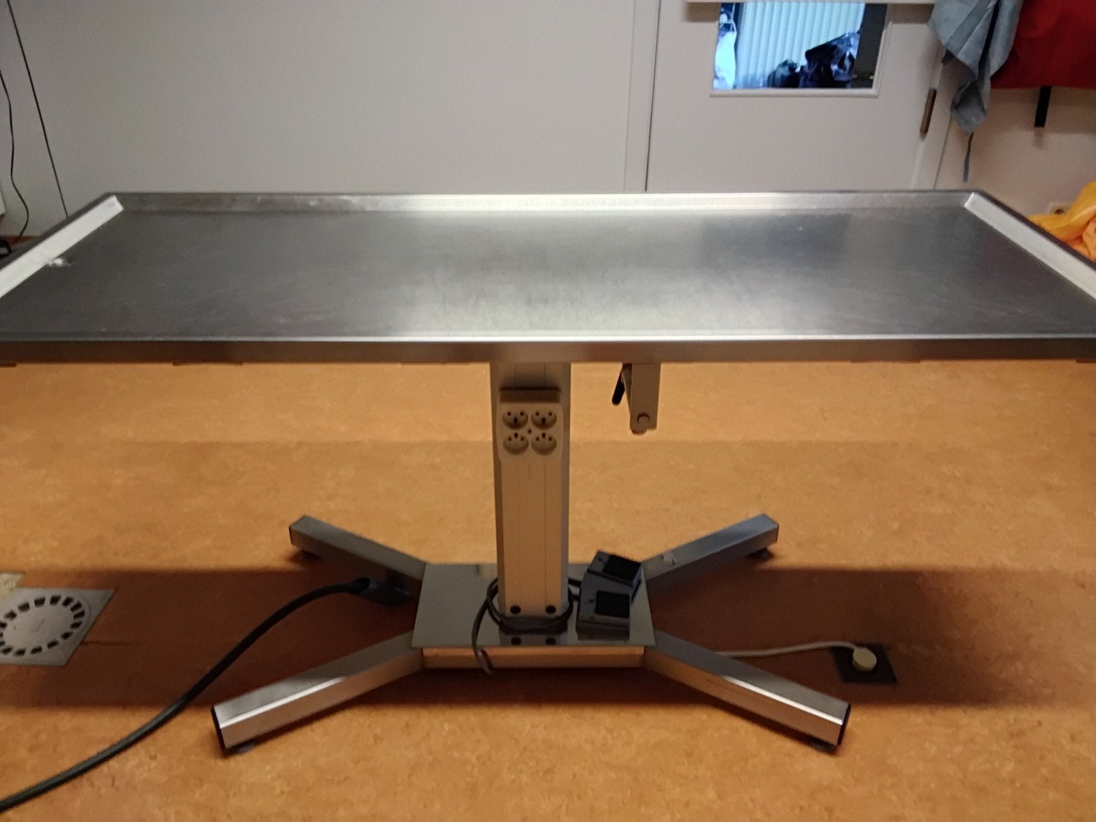 Elektrische tafel voor dierenartspraktijk van 150  60 cm, Zakelijke goederen, Overige Zakelijke goederen, Ophalen