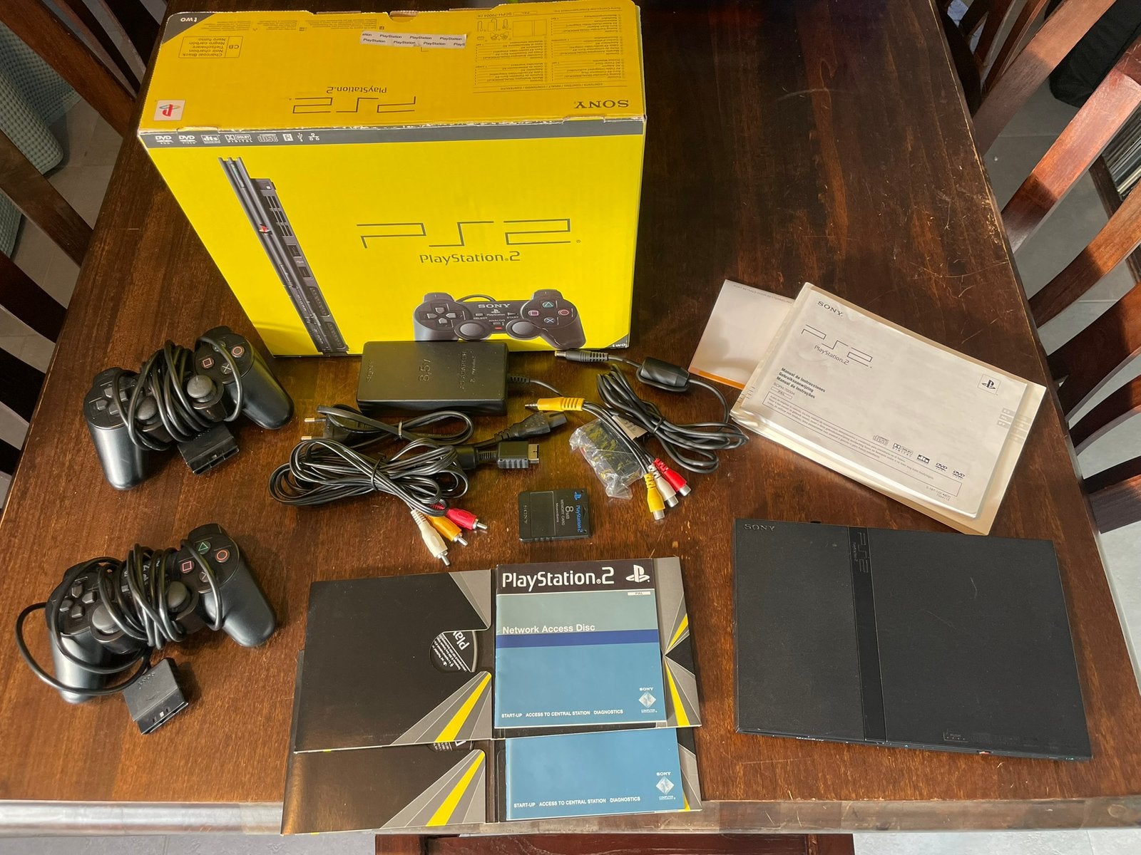 PS2, jeux et accessoires pour Singstar et Buzz, Consoles de jeu & Jeux vidéo, Enlèvement ou Envoi, Utilisé, Avec jeux, Noir