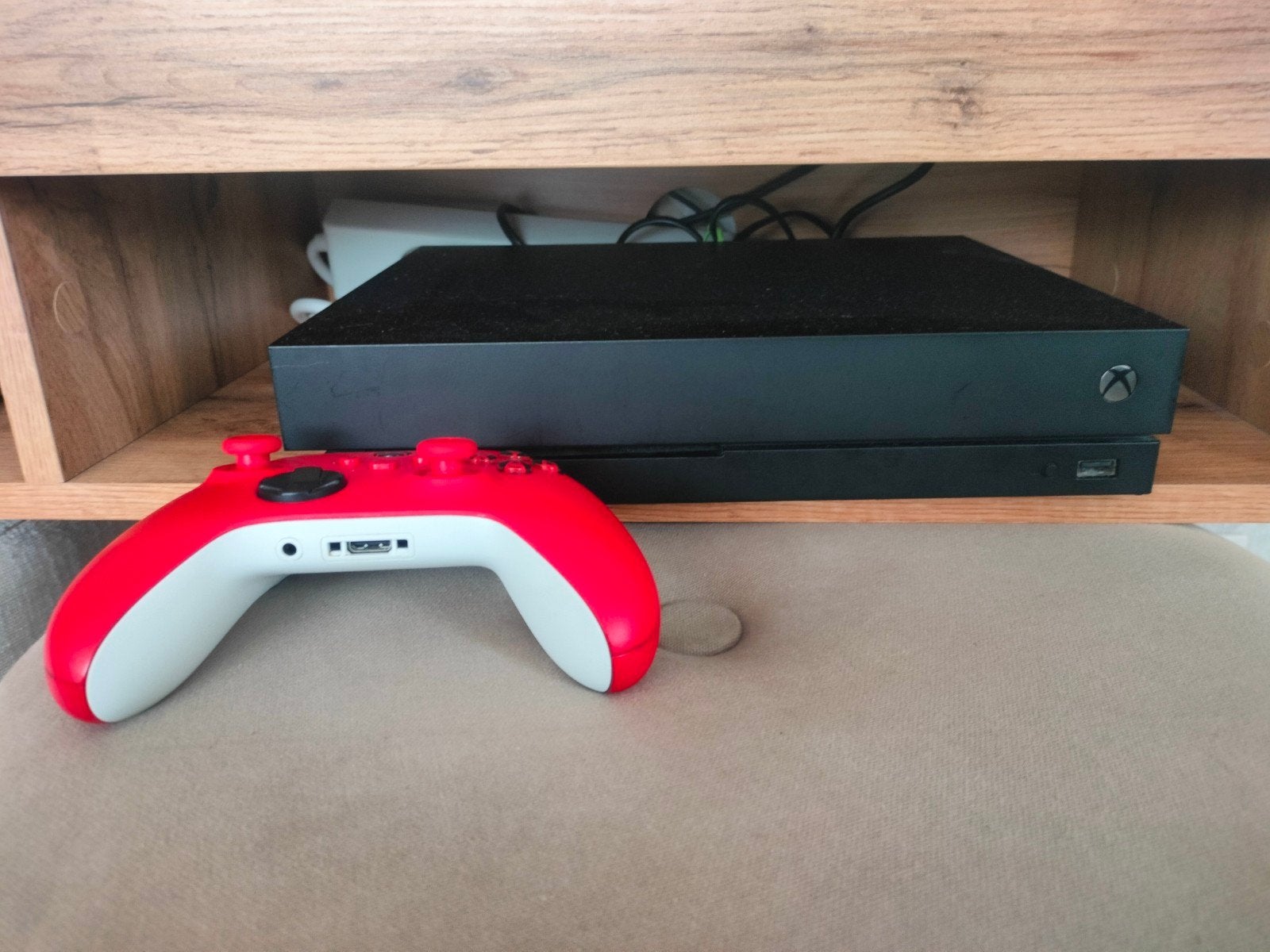 Xbox one x 1tb, Games en Spelcomputers, Spelcomputers | Xbox One, Ophalen, Xbox One