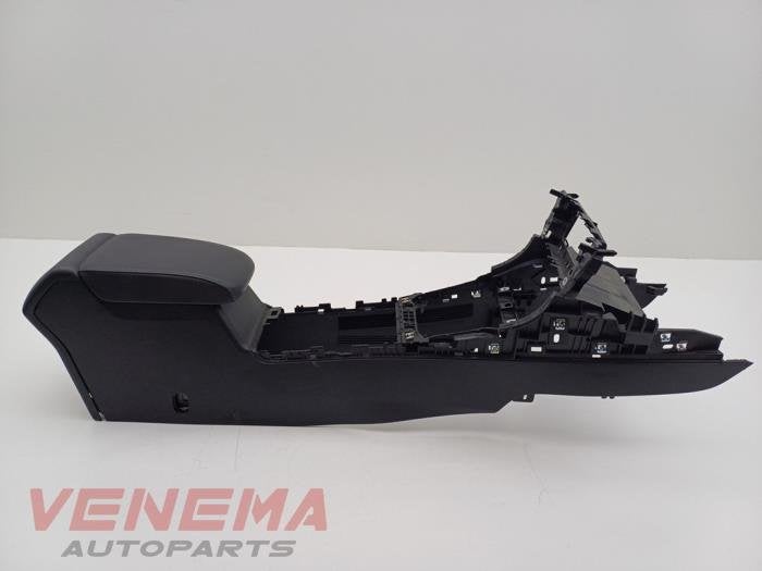 Middenconsoles van een Volkswagen Golf, Gebruikt, -, Volkswagen, -
