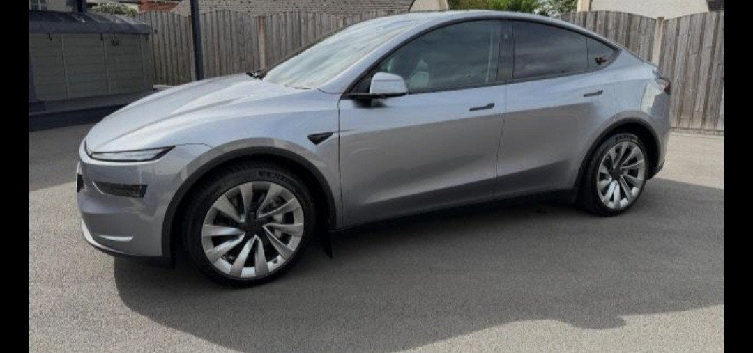 Tesla Model Y Launch Series Long Range (Dual Motor) 507 pk., Autos, Achat, Noir, Particulier, Quatre roues motrices / 4X4