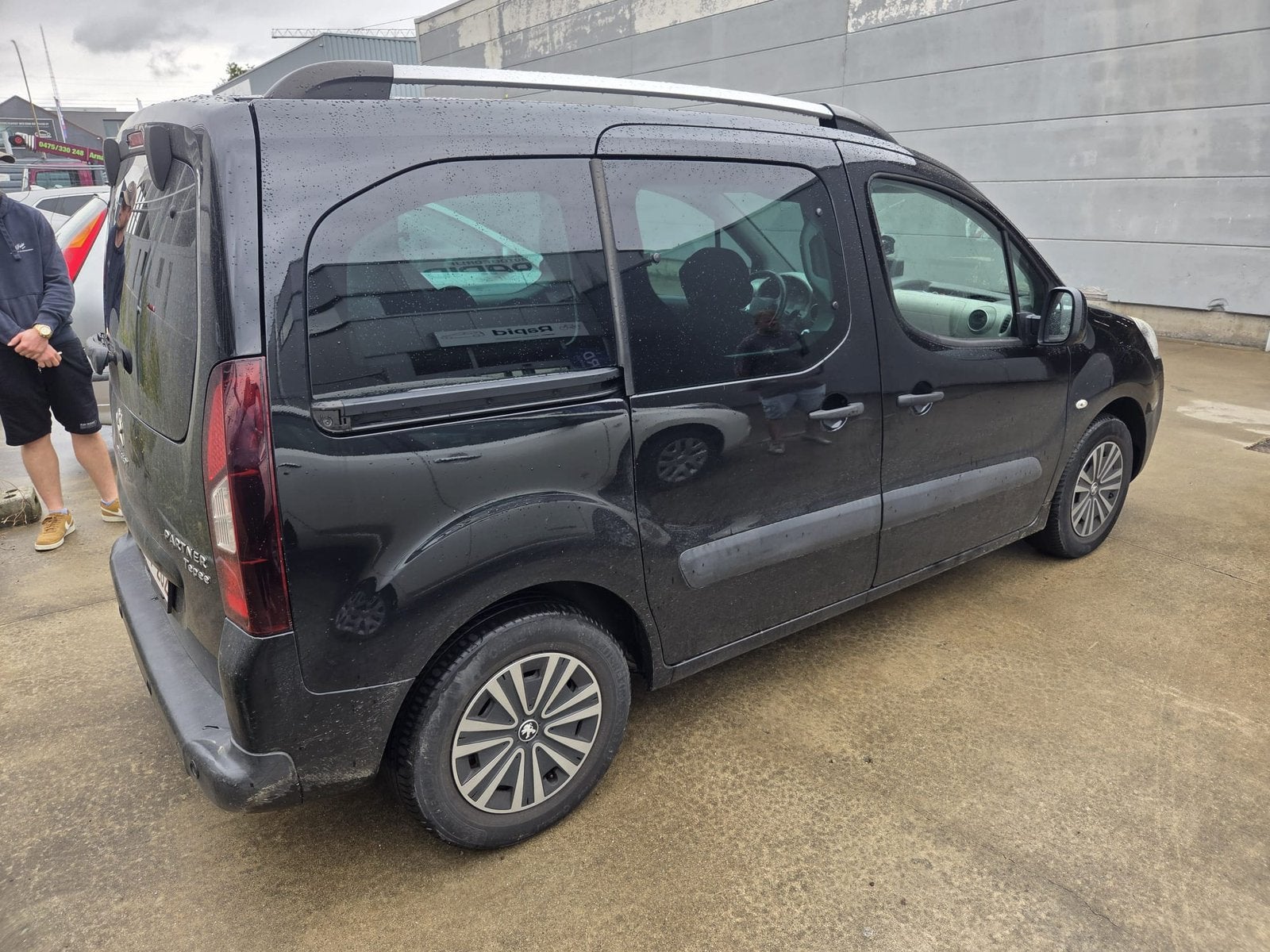 Peugeot Partner Tepee 1.6 benzine 2013, Auto's, Voorwielaandrijving, Stof, Zwart, 1600 cc