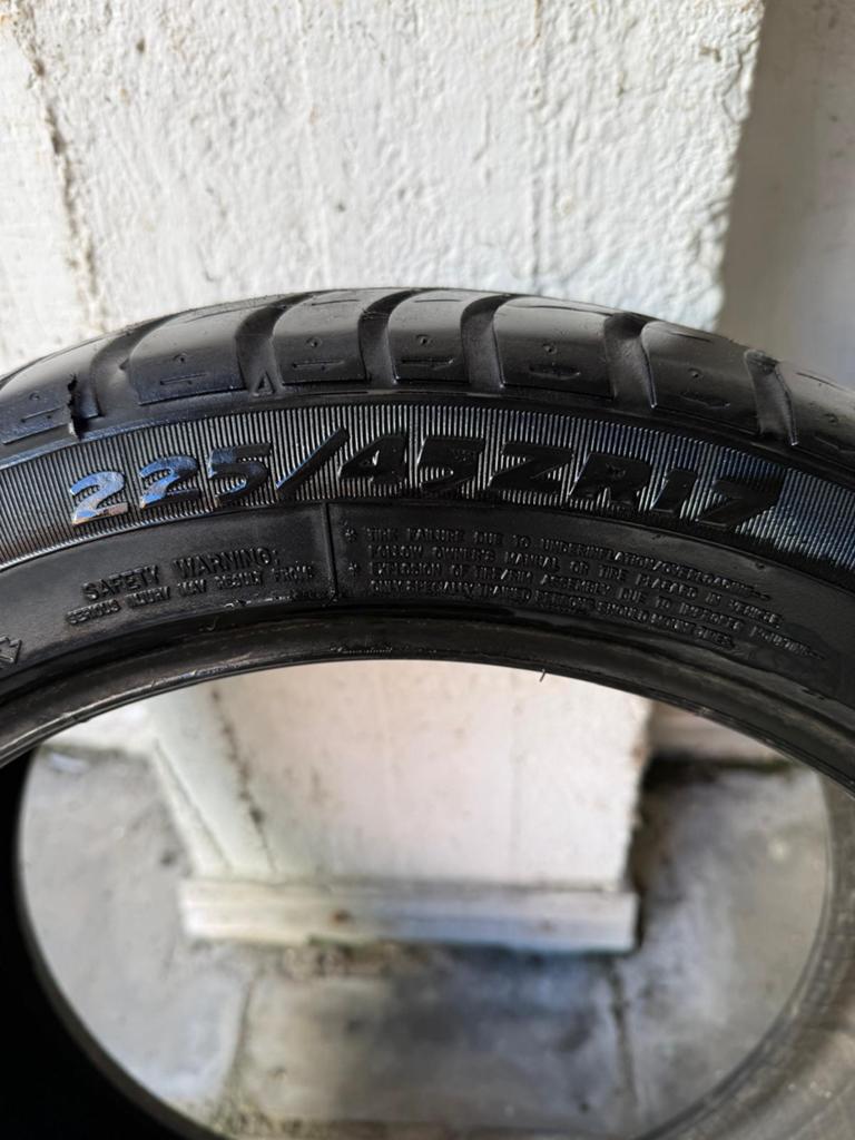 pneu de voiture, Enlèvement, Comme neuf