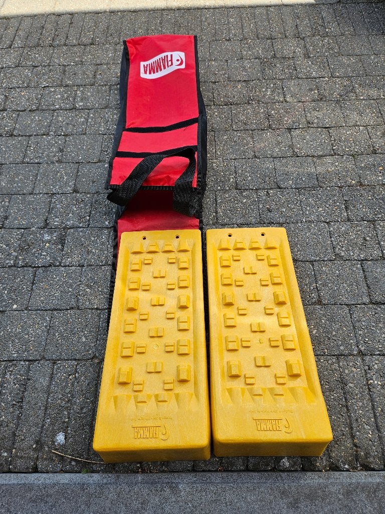 Levellers, oprijblokken Fiamma, Ophalen, Zo goed als nieuw