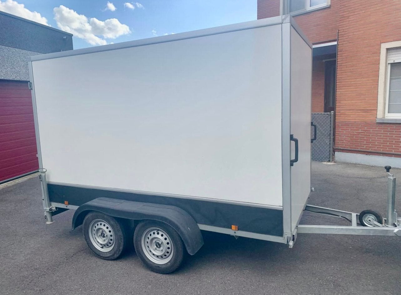 Power Trailer gesloten aanhangwagen 750 kg dubbelas ongeremd, Auto diversen, Ophalen, Zo goed als nieuw