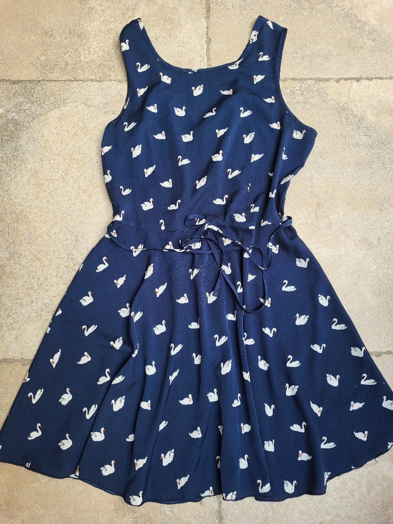 Mooi kleedje met zwaantjes mt medium (zie foto's), Kleding | Dames, Jurken, Maat 38/40 (M), Blauw, JBC, Ophalen of Verzenden