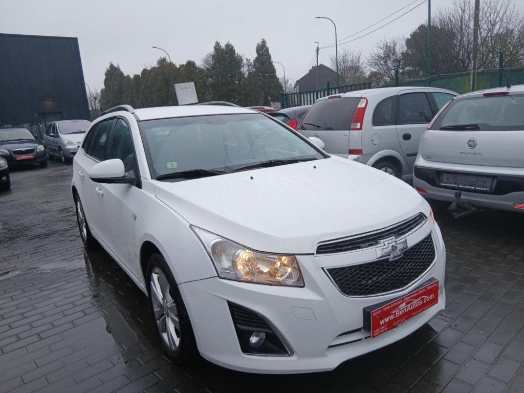 CHEVROLRT CRUZE  2012, Auto's, Chevrolet, Zwart, https://public.car-pass.be/vhr/4462aa6a-ecf2-4f4d-a4fa-31aaecbf78cf, Wit, 120 kW