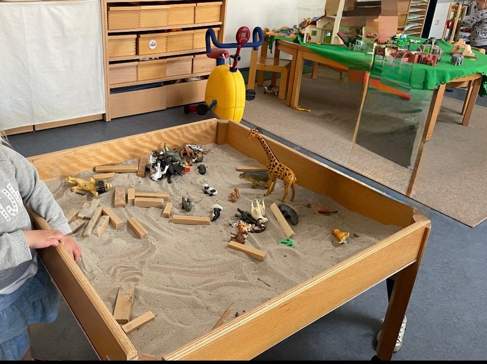 Speeltafel voor in de kleuterklas ?, Kinderen en Baby's, Speelgoed | Buiten | Zandbakken, Ophalen, Gebruikt