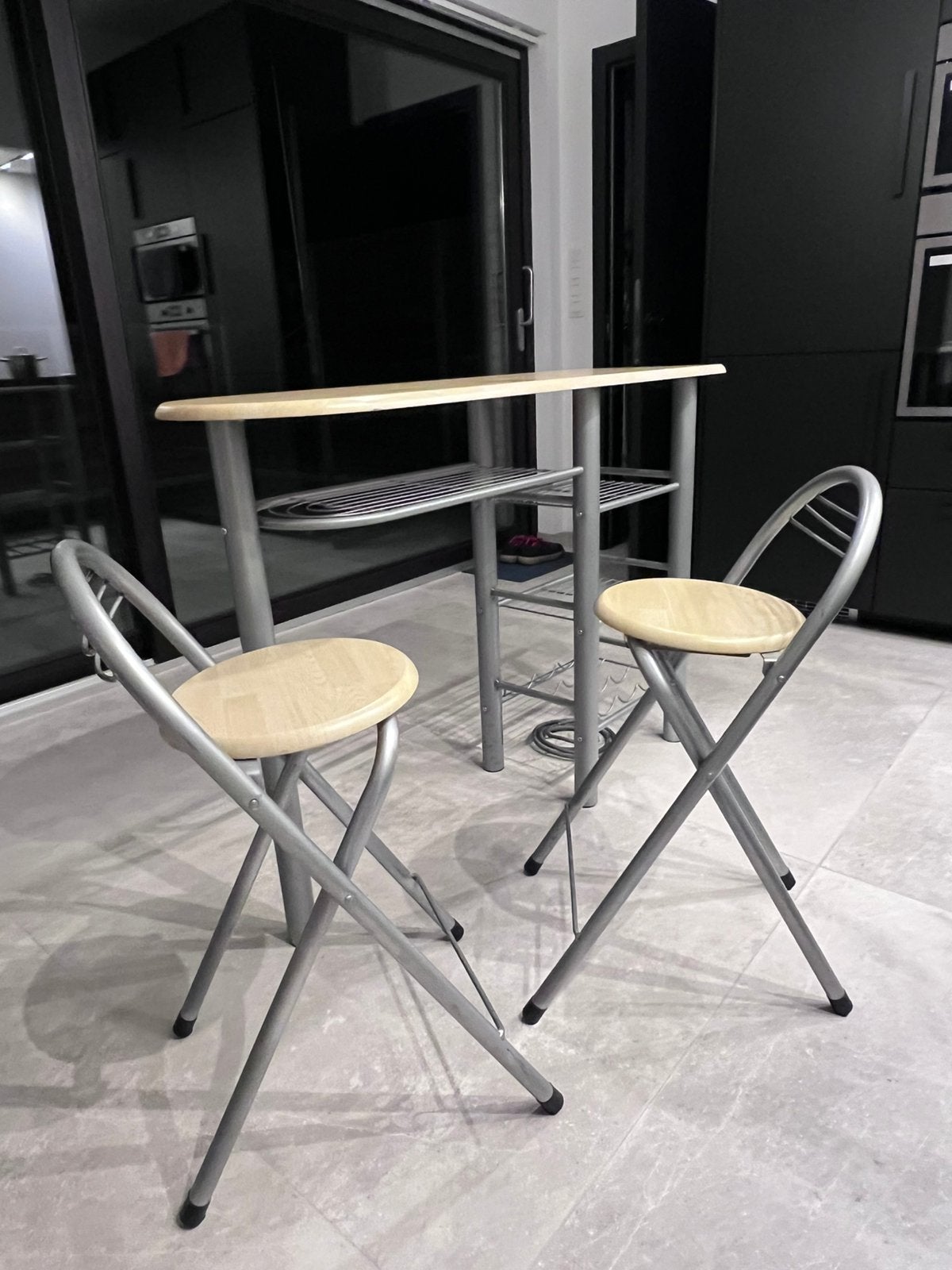 Table haute cuisine avec 2 tabourets pliants, Maison & Meubles, Enlèvement, Utilisé