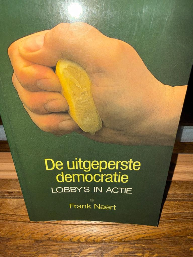 Naert - Uitgeperste democratie, Ophalen of Verzenden, Naert