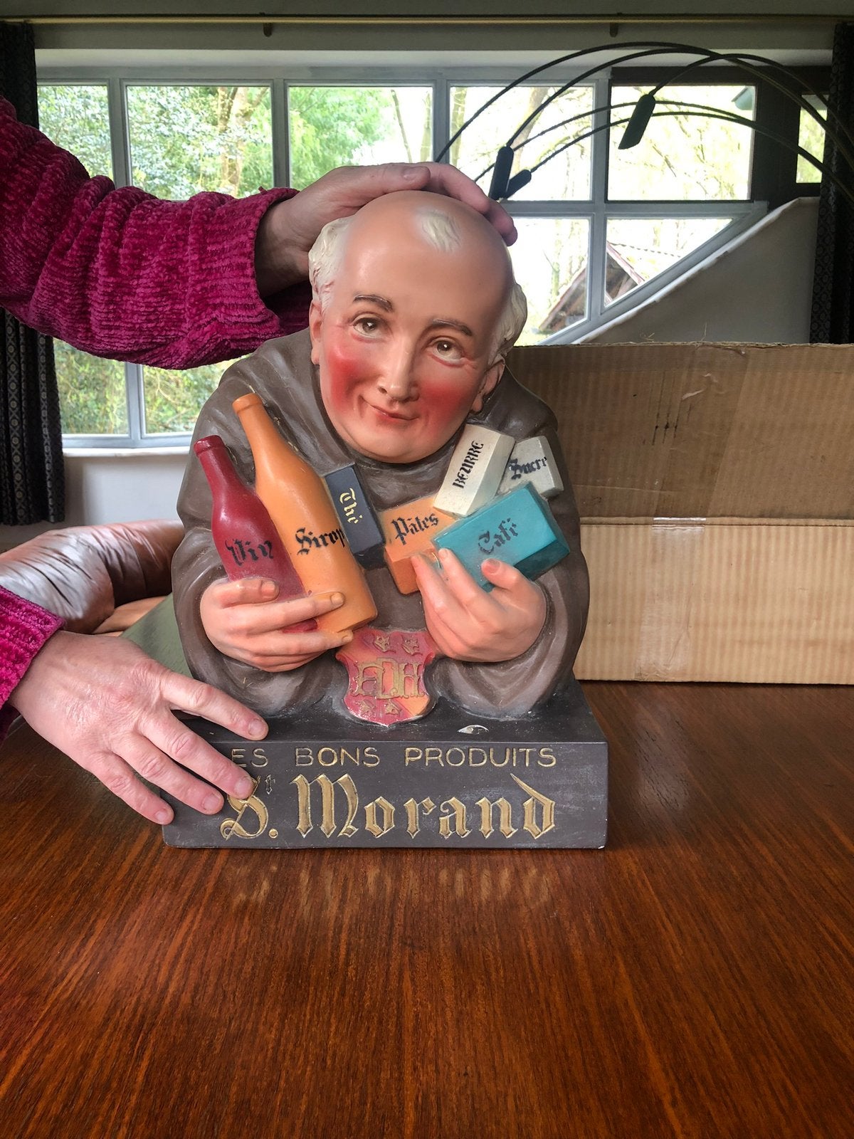 Sculpture de pub. en plâtre des 1930 « St Morand » épicerie, Enlèvement ou Envoi, Comme neuf, Panneau publicitaire