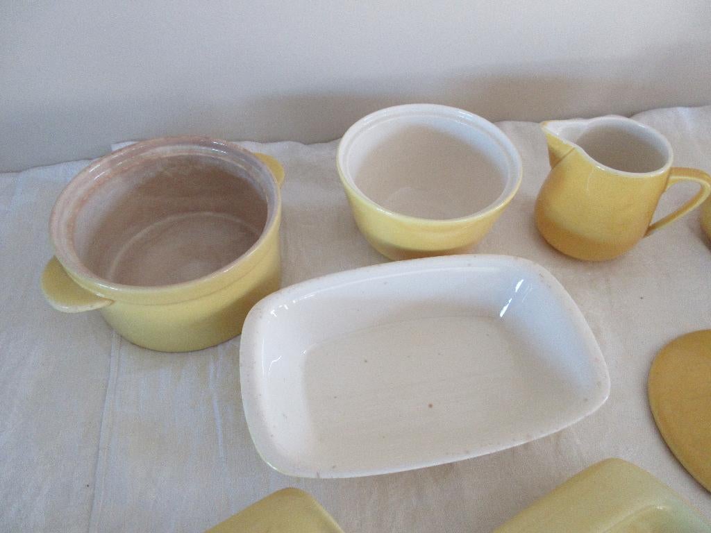De la vaisselle Villeroy & Boch La Louvière couleur jaune, Antiquités & Art, Enlèvement