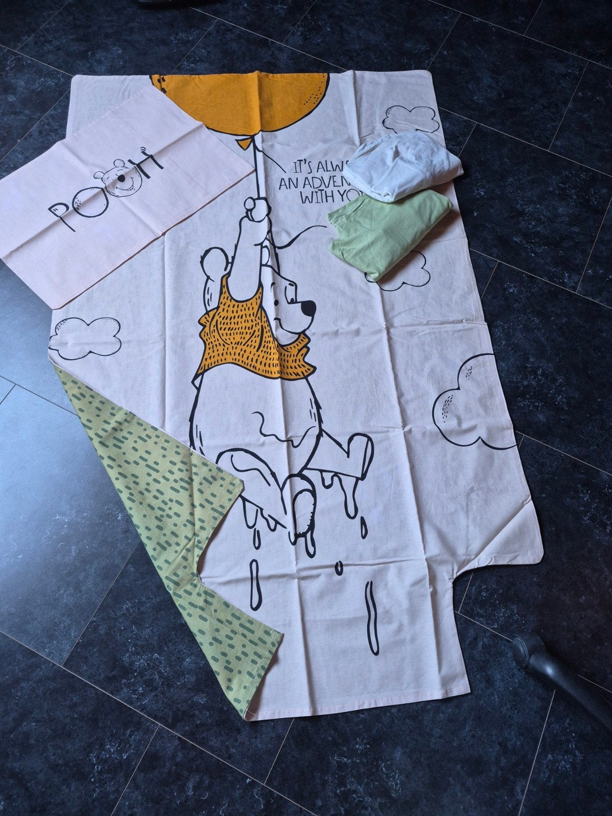 couette pour lit de bébé, Enlèvement, Comme neuf, Drap